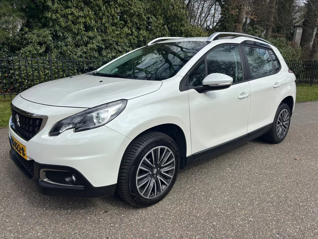 Peugeot 2008 1.2 PureTech Blue Lion