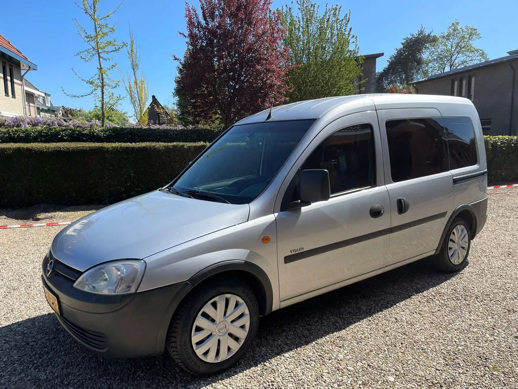 Opel Tour 1.6 Comfort