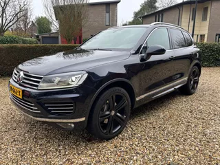 Volkswagen Touareg 3.0 TDI R-line