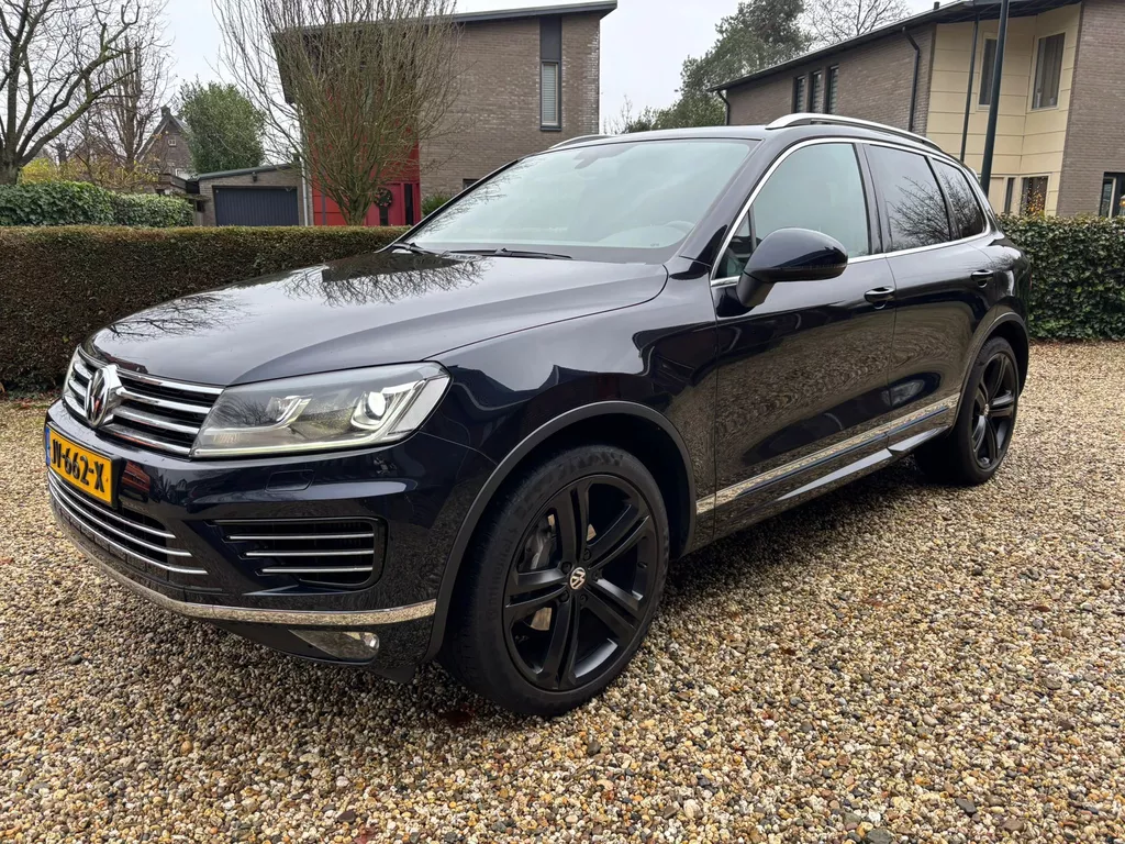 Volkswagen Touareg 3.0 TDI R-line