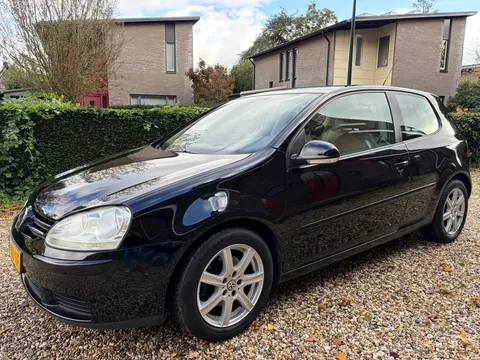 Volkswagen Golf 1.6 FSI Sportline